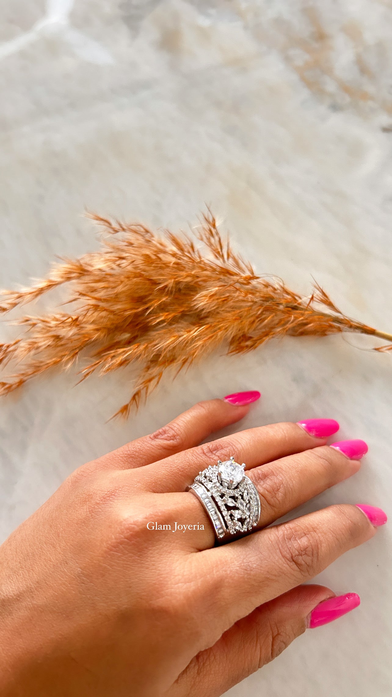 Glam signature Cocktail ring