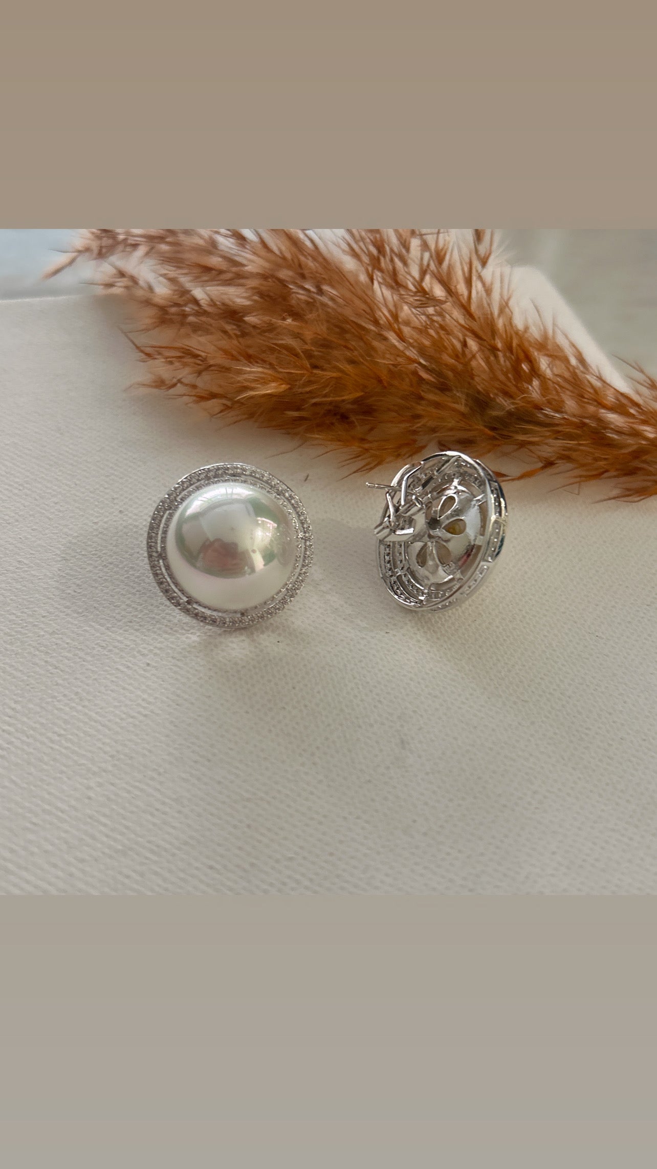 Huge Pearl Tops