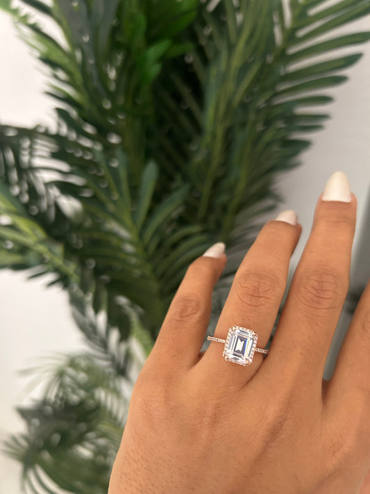 Cushion cut sleek ring