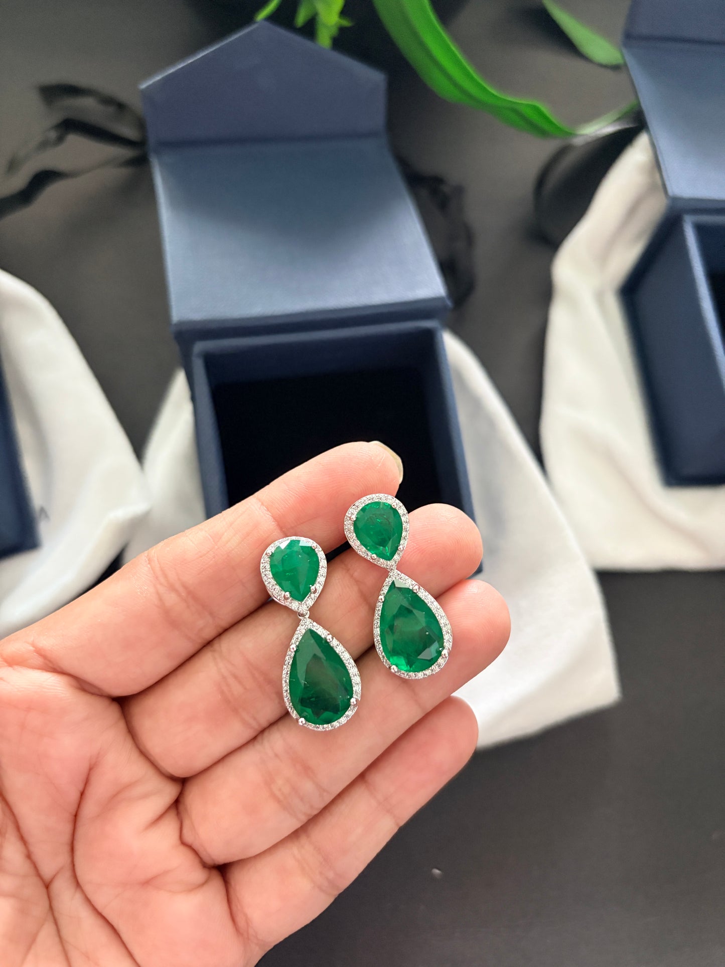 DAZZLE Drop Earrings