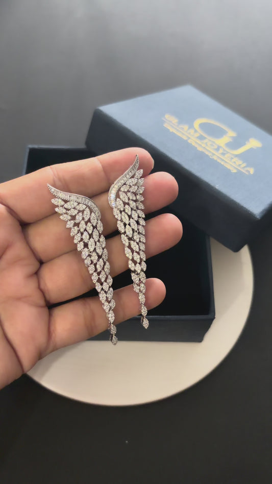 DAZZLE Sleek and long Earrings